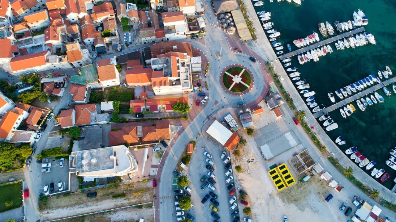 Apartman Mali Raj Pakoštane Exterior foto